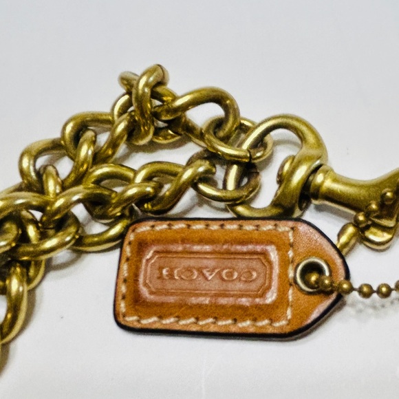 Coach clutch/wristlet. Excellent used condition. Measures approx 7.5” x 5” x 2”. - Picture 6 of 12